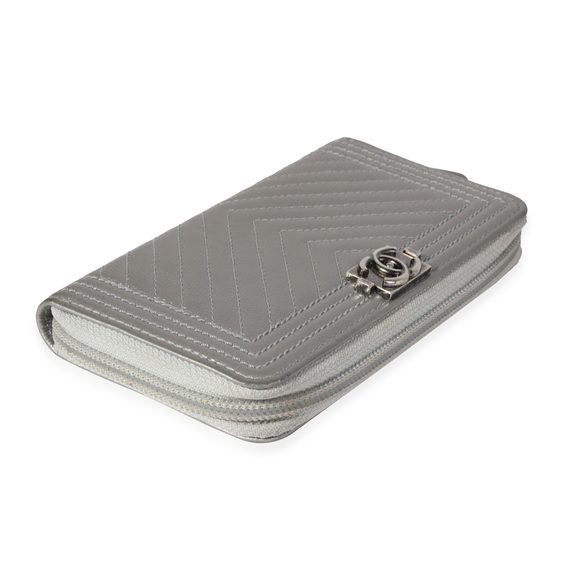 Chanel Silver Chevron Quilted Zip-Around Boy Wallet - Picture 5 of 7